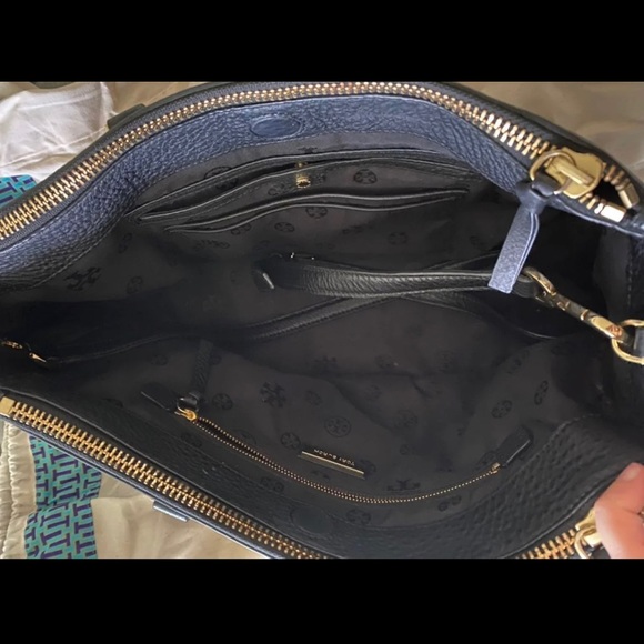 Tory Burch Large Robinson Pebbled Purse - Picture 2 of 3